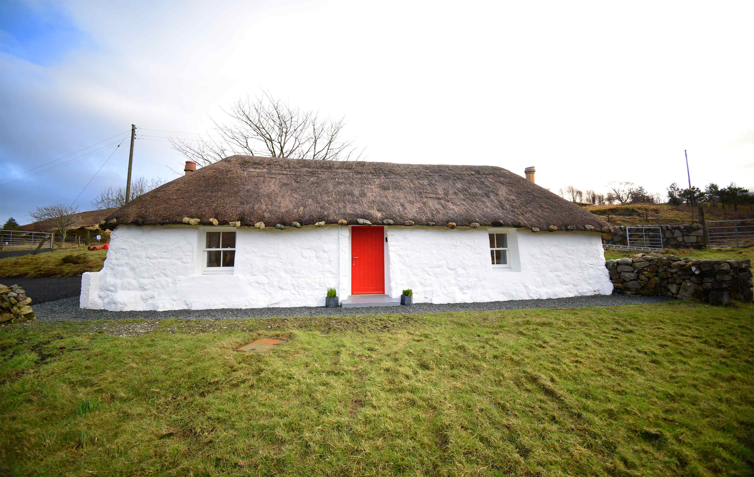 Katie Ann's Thatched Cottage self catering cottage accommodation in Luib with sea views